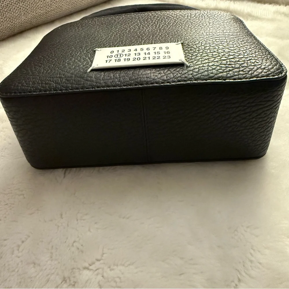 Maison Margelia 5AC Camera Bag Medium Black, Shoulder Bag, New With Tags - Picture 7 of 11